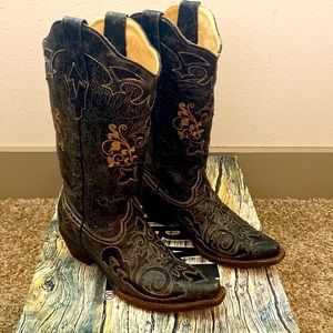 Ladies brown and black Corral boots